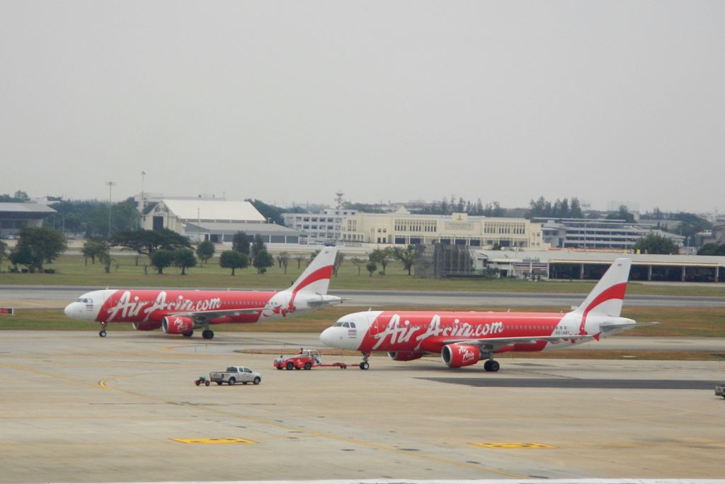 Самолёт AirAsia в аэропорту Дон Муанг (Бангкок)