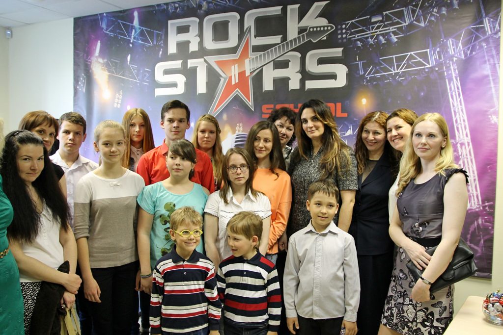 Елена Ваенга и ученики школы Rock Stars School