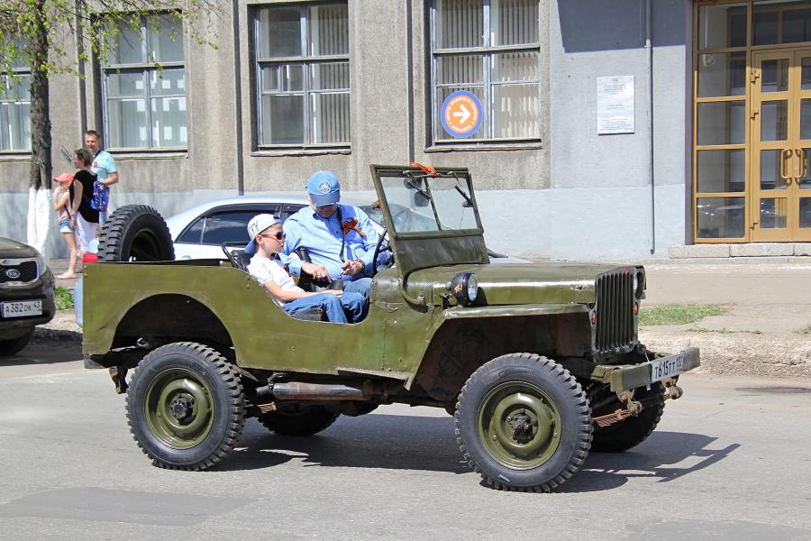 ГАЗ-64 (?) - парад ретроавтомобилей в День Победы 9 мая 2019 г. в Кирове