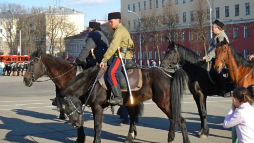 Конные казаки на репетиции парада Победы - 2015